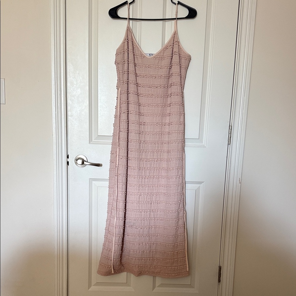 Elegant Pink Sleeveless Dress